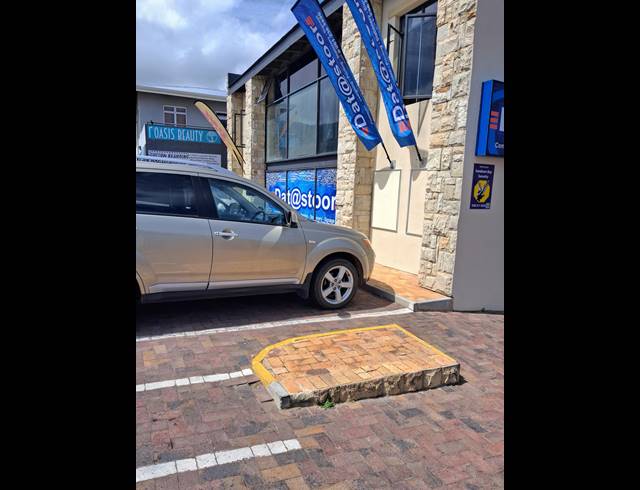 185M² BUSINESS CENTRE TO LET IN KLEINMOND CENTRAL